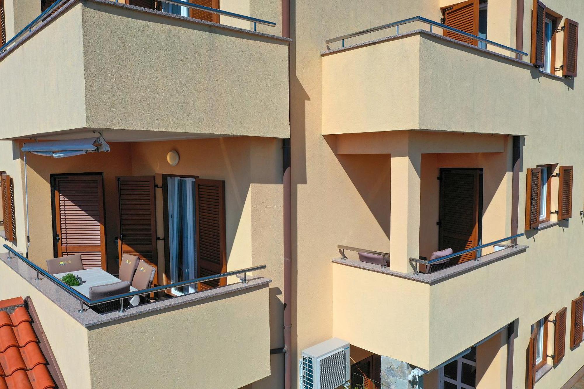 Apartments Omanovic Cizici Exterior photo